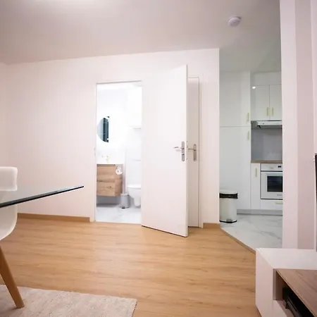 Sd Familiale Au Coeur De La Rue Saint Denis Апартаменты *